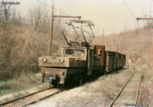 TC mozdony vagonokkal. (1987.04.)
Hosszú Lajos gyűjteménye 