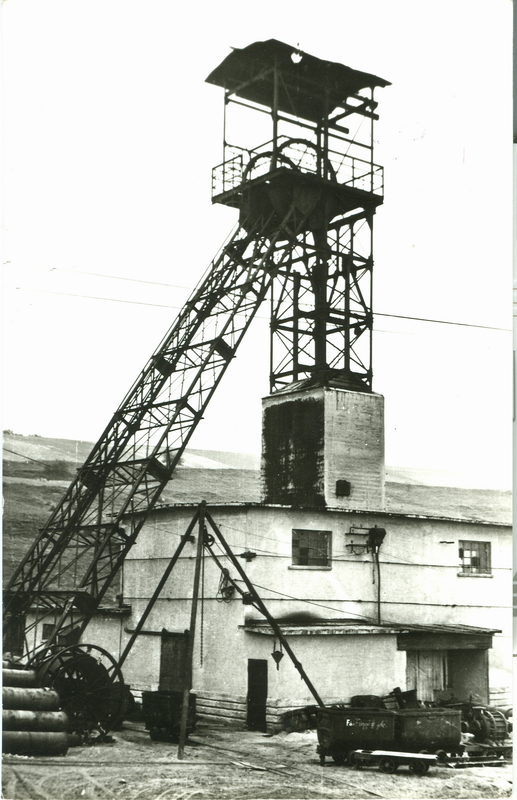 A X-es akna tornya Annavölgy határában