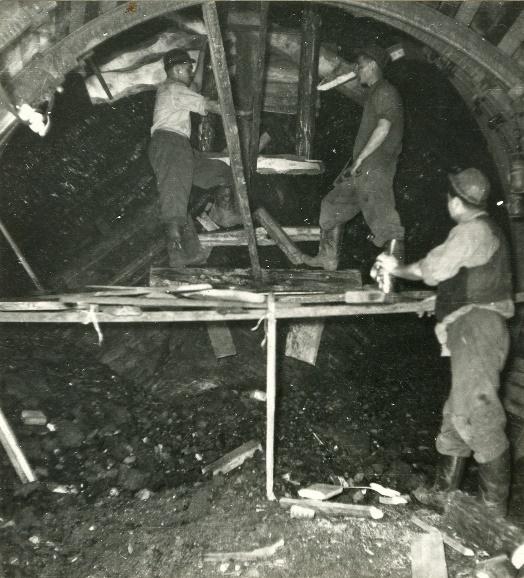 Reimann-altáró szárnyvágatámak kihajtása.